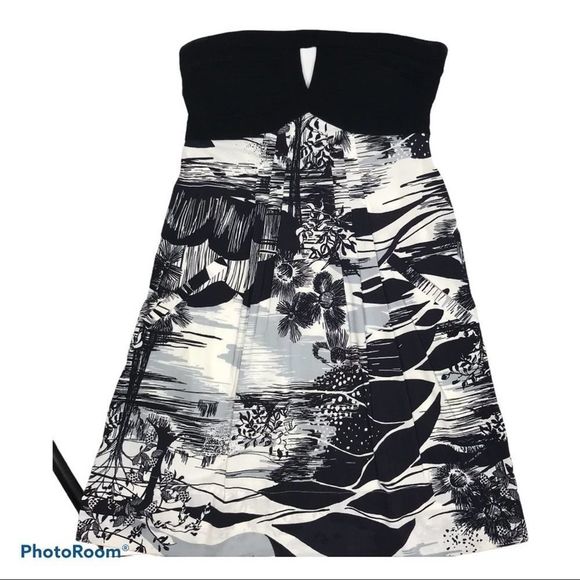 BCBG MaxAzria Strapless Island Tropical Dress 2 - Picture 4 of 8